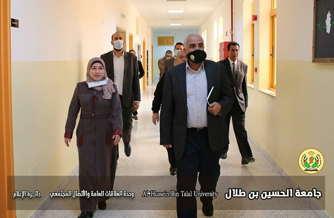 رئيس الجامعة في زيارة لكلية الأميرة عائشة للتمريض والعلوم الصحية